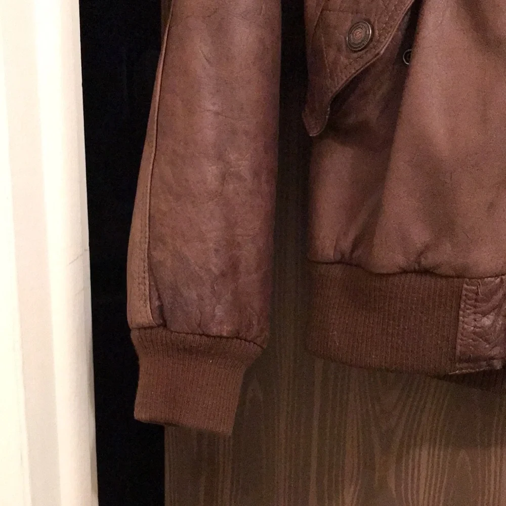Brown leather bomber jacket with zip off hood - Picture 7 of 8